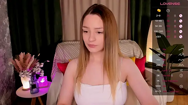 Snapshot of cherrykississ chatting on 3, 5, 2026 cherrykississ online show from 3, 5, 2026