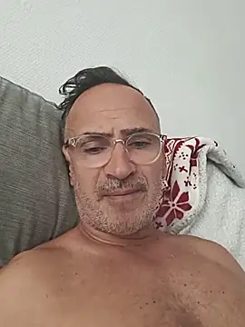 Snapshot of bobo672 chatting on 19, 5, 2026 bobo672 online show from 19, 5, 2026