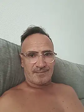 Snapshot of bobo672 chatting on 4, 6, 2026 bobo672 online show from 4, 6, 2026
