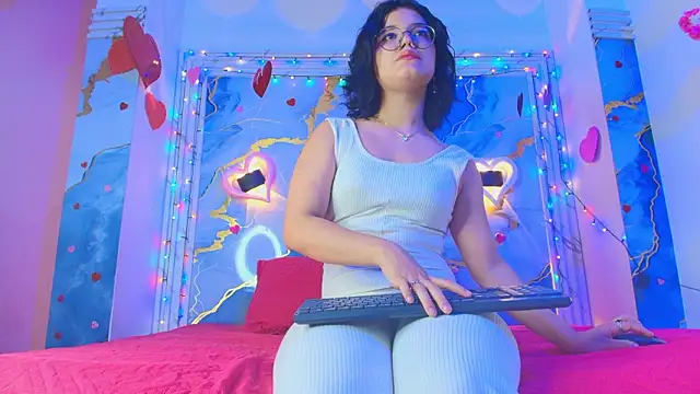 Snapshot of Eleanor_rigby5 chatting on 3, 3, 2026 Eleanor rigby5 online show from 3, 3, 2026