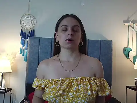 NatalyGuzman26 online show from 16, 2, 2026