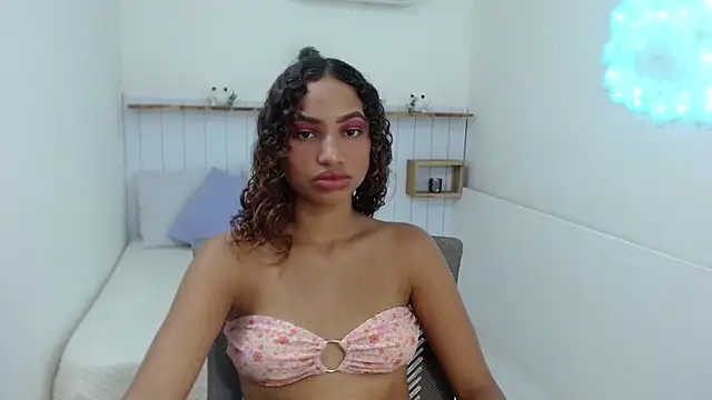 Snapshot of Mona_Mistic chatting on 9, 2, 2026 Mona Mistic online show from 9, 2, 2026