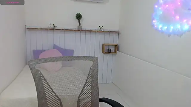 Snapshot of Mona_Mistic chatting on 15, 2, 2026 Mona Mistic online show from 15, 2, 2026