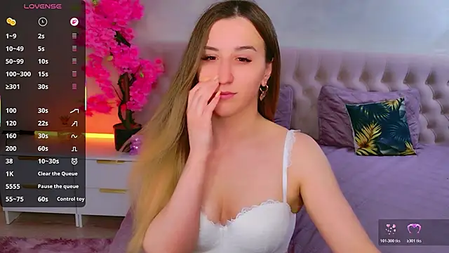 Snapshot of JasminUqueen chatting on 3, 6, 2026 JasminUqueen online show from 3, 6, 2026