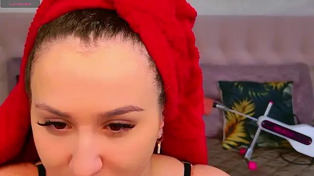 Snapshot of JasminUqueen chatting on 10, 2, 2026 JasminUqueen online show from 10, 2, 2026