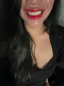 QuynhAnh 2k1 online show from 19, 2, 2026