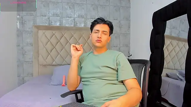 Snapshot of noahWolff_ chatting on 6, 2, 2026 noahWolff online show from 6, 2, 2026