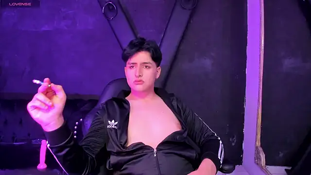 Snapshot of noahWolff_ chatting on 5, 2, 2026 noahWolff online show from 5, 2, 2026