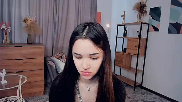 AvantgardAlone online show from 6, 2, 2026