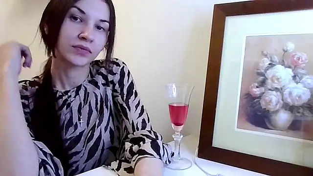 JuliaLovely online show from 24, 2, 2026