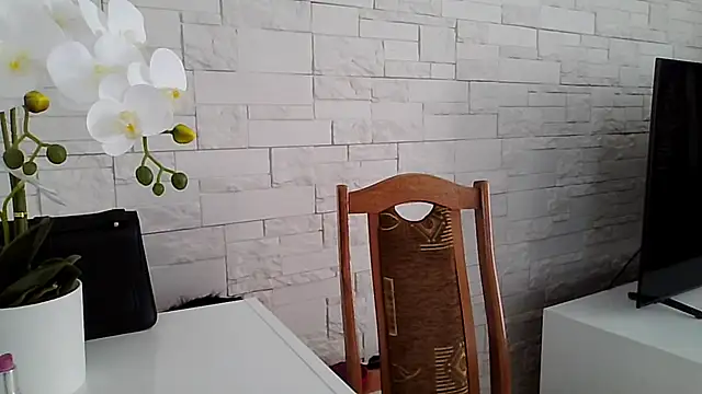 Snapshot of JuliaLovely chatting on 9, 6, 2026 JuliaLovely online show from 9, 6, 2026