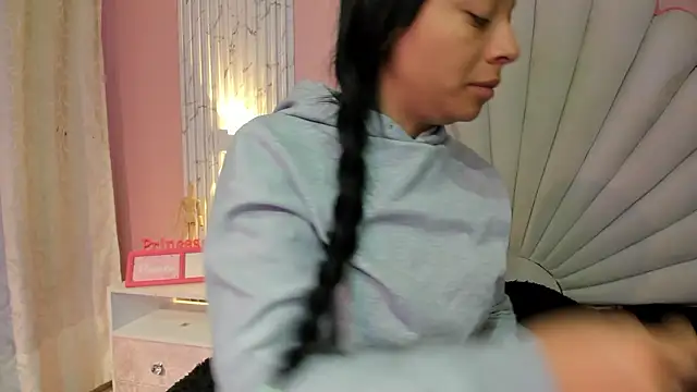 Kateemos online show from 12, 3, 2026