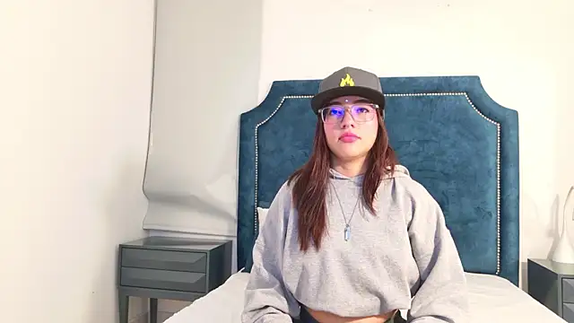 AntonellaBons online show from 5, 3, 2026