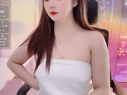 Snapshot of XiaBunny chatting on 22, 4, 2026 XiaBunny online show from 22, 4, 2026