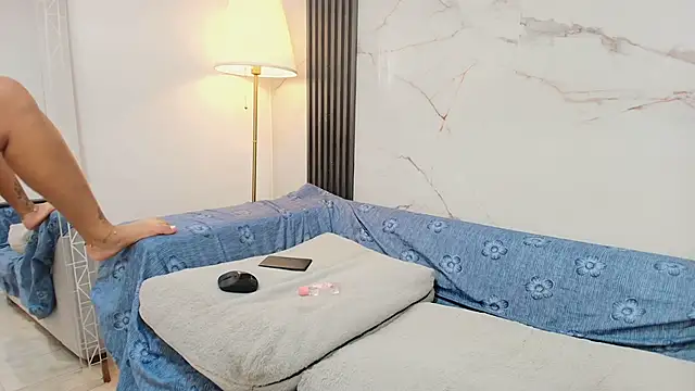 Snapshot of EmmaLebrun chatting on 12, 2, 2026 EmmaLebrun online show from 12, 2, 2026