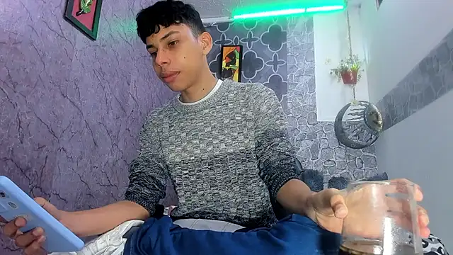 sexyboys cutexx18 online show from 1, 2, 2026