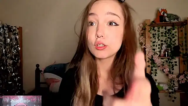 HoneyComfy online show from 11, 5, 2026
