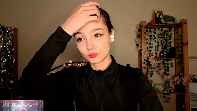 HoneyComfy online show from 15, 5, 2026