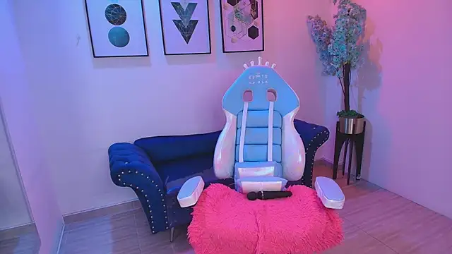 Snapshot of Maddie_T18 chatting on 13, 6, 2026 Maddie T18 online show from 13, 6, 2026