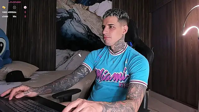 Snapshot of trisstann_ chatting on 3, 3, 2026 trisstann online show from 3, 3, 2026