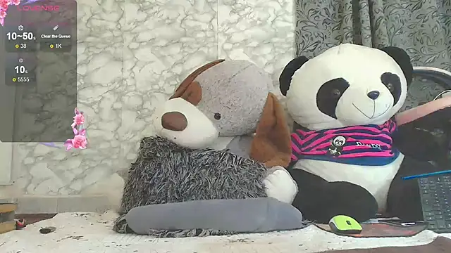 Snapshot of Miss-Amanda chatting on 17, 5, 2026 Miss-Amanda online show from 17, 5, 2026