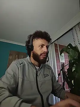 Snapshot of kauzZhomi chatting on 4, 2, 2026 kauzZhomi online show from 4, 2, 2026