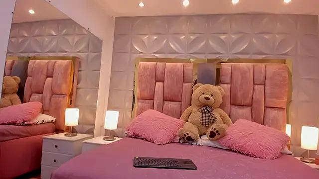 Paris Velvet online show from 25, 3, 2026