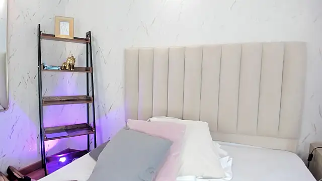 ViolettaRousee  online show from 26, 3, 2026