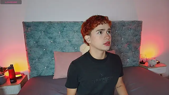 Snapshot of ryan_onFire chatting on 16, 4, 2026 ryan onFire online show from 16, 4, 2026