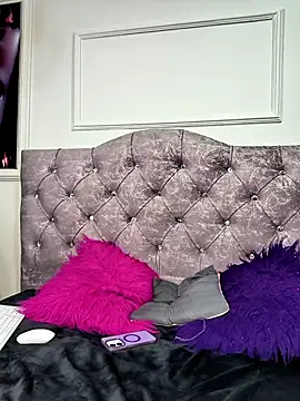 Snapshot of violetmist chatting on 6, 2, 2026 violetmist online show from 6, 2, 2026