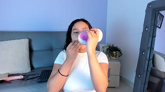 Aaliyah1  online show from 14, 2, 2026