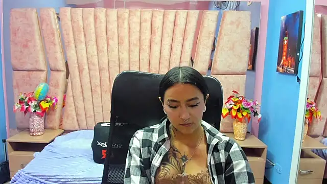 Miaa Thopmson  online show from 27, 2, 2026