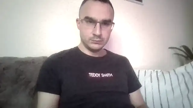 Snapshot of ptithomme69 chatting on 7, 2, 2026 ptithomme69 online show from 7, 2, 2026