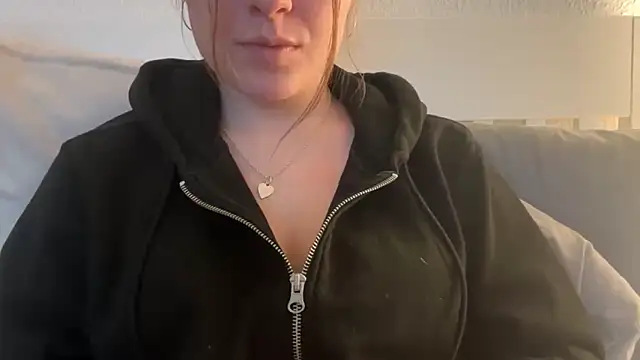 Lucyschickt online show from 16, 2, 2026