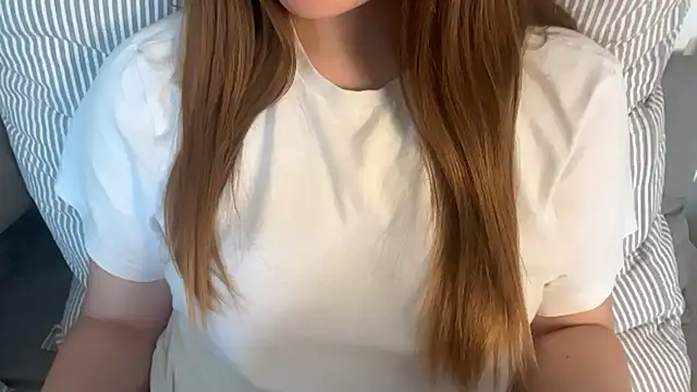 Lucyschickt online show from 9, 7, 2026