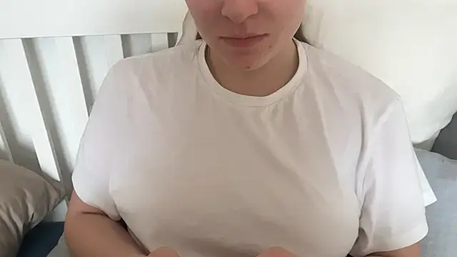 Lucyschickt online show from 12, 4, 2026