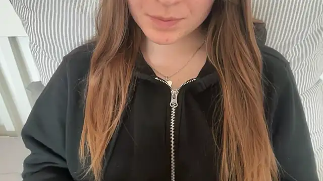 Lucyschickt online show from 15, 6, 2026
