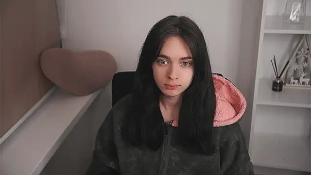 Snapshot of GinnyKittle chatting on 13, 2, 2026 GinnyKittle online show from 13, 2, 2026