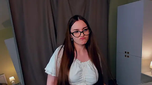 Snapshot of CrissyKales chatting on 5, 2, 2026 CrissyKales online show from 5, 2, 2026