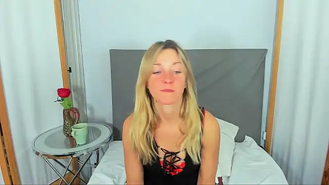 Snapshot of MileyXStar chatting on 23, 2, 2026 MileyXStar online show from 23, 2, 2026