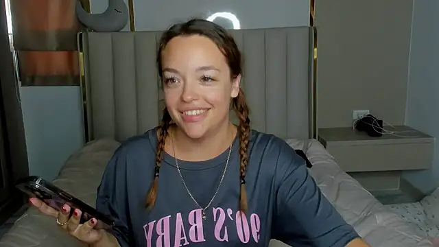 Snapshot of stellaa_quenn chatting on 9, 4, 2026 stellaa quenn online show from 9, 4, 2026