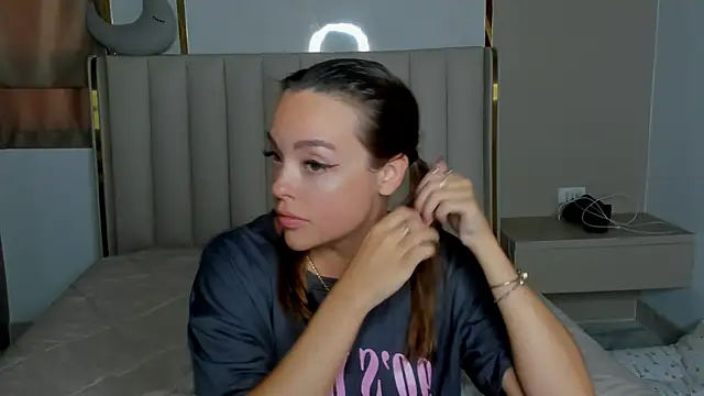 Snapshot of stellaa_quenn chatting on 6, 4, 2026 stellaa quenn online show from 6, 4, 2026