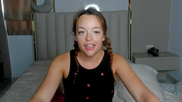 Snapshot of stellaa_quenn chatting on 11, 4, 2026 stellaa quenn online show from 11, 4, 2026