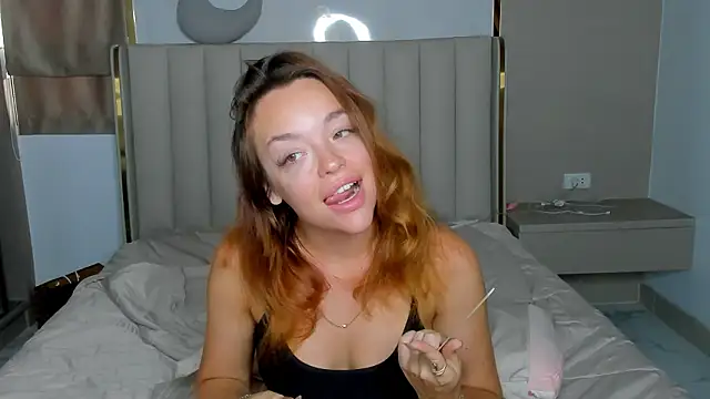 Snapshot of stellaa_quenn chatting on 13, 3, 2026 stellaa quenn online show from 13, 3, 2026