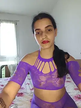 SoniaMoonnnnn online show from 20, 5, 2026