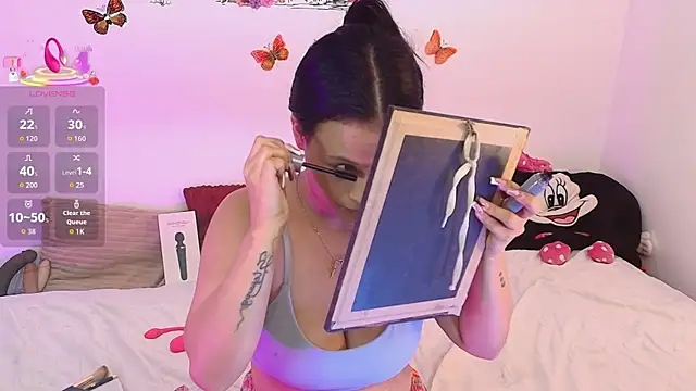 Snapshot of Kristin___ chatting on 1, 3, 2026 Kristin online show from 1, 3, 2026