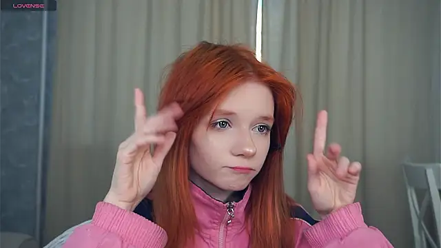 Snapshot of TarynPalek chatting on 6, 2, 2026 TarynPalek online show from 6, 2, 2026