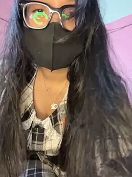 Snapshot of Leeeiuu chatting on 20, 2, 2026 Leeeiuu online show from 20, 2, 2026