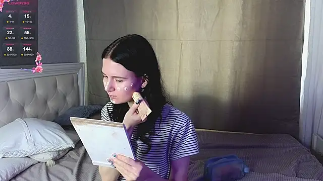 Glow hollow online show from 22, 2, 2026