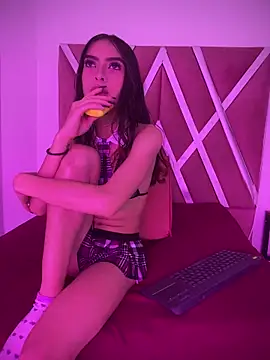 LIZEY LYNCH online show from 24, 2, 2026